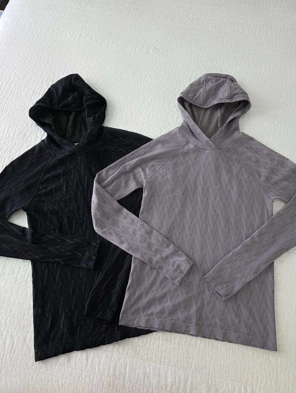 Athleta Hooded Long-Sleeve Running Knit Tops - Black and Light Gray XS